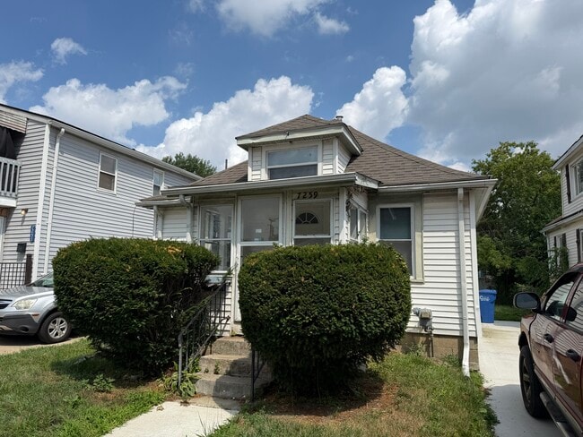 Primary Photo - 7259 Republic Ave