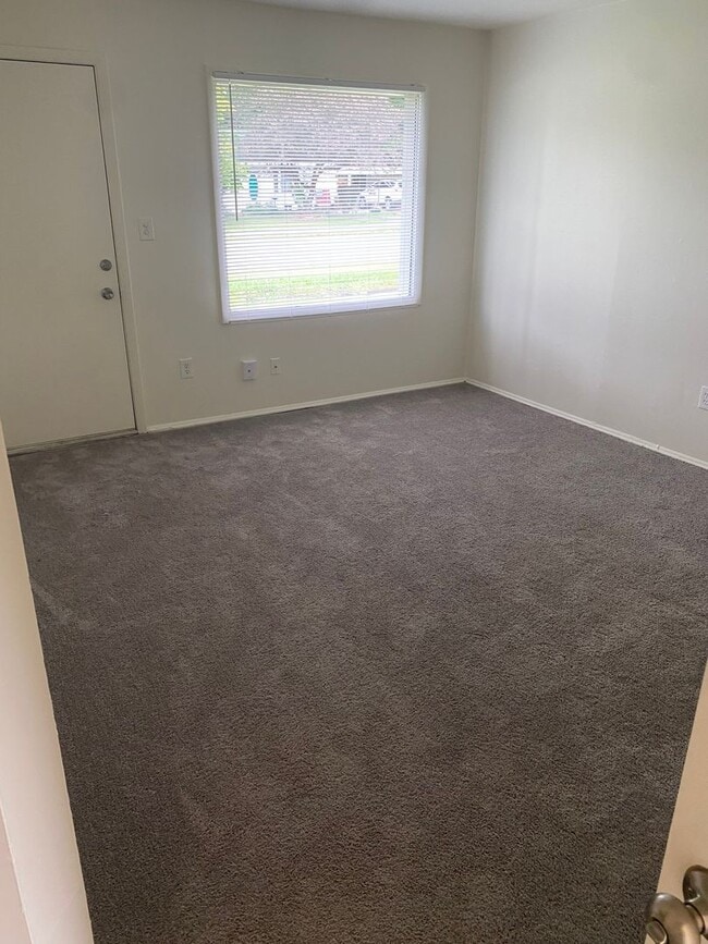 Interior Photo - Airport Apartments