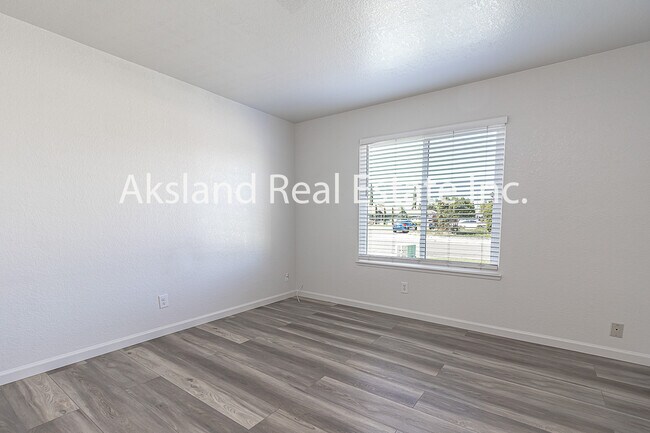 Building Photo - 5124 Tewkesbury Way