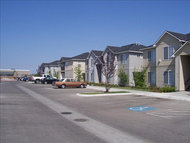 Building Photo - Cloverleaf Plaza