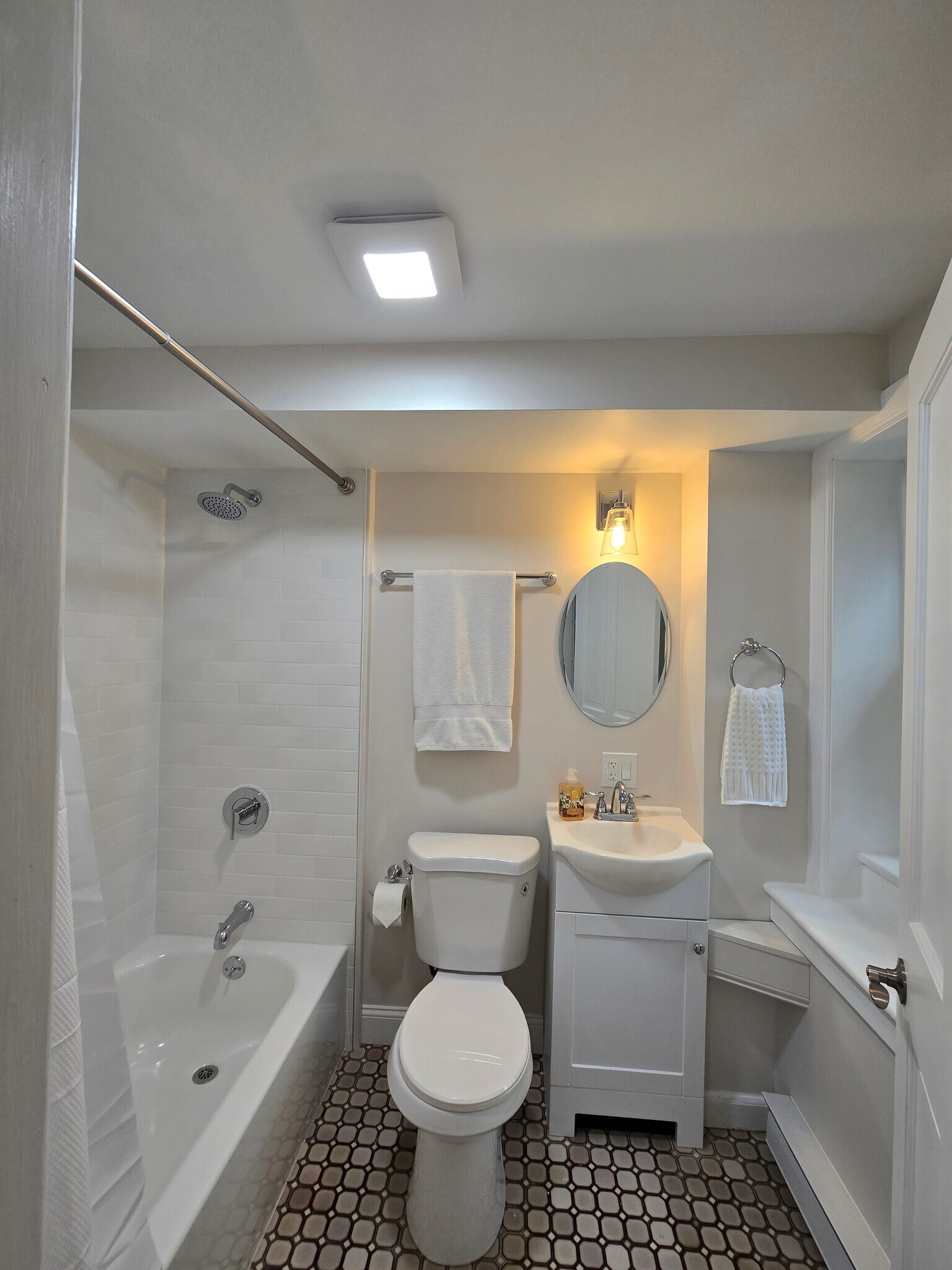 Building Photo - 271 Hudson Ave