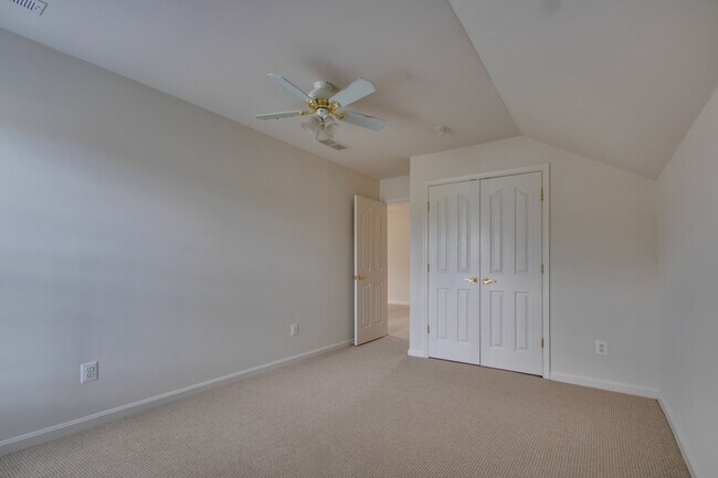 Building Photo - 30 Wanoma Cir