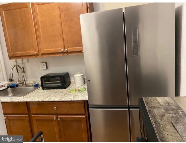 Building Photo - 2943 Shepperton Terrace