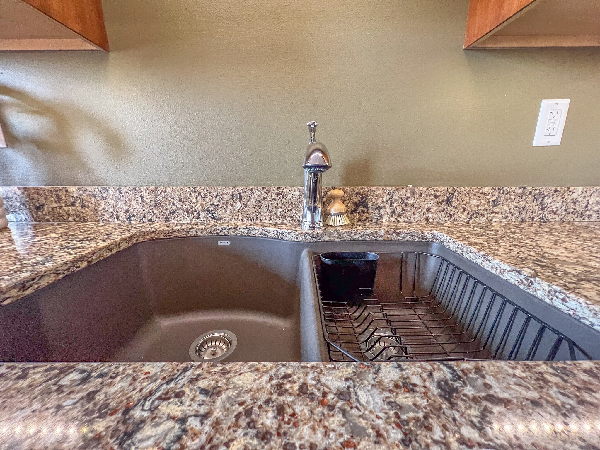 Building Photo - 1175 Iowa St