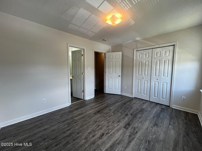 Building Photo - 405 Timberlake Trail