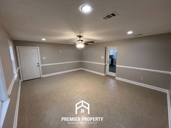 Building Photo - 5017 Penwood Cove