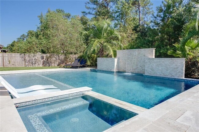 Building Photo - 306 Palermo Dr