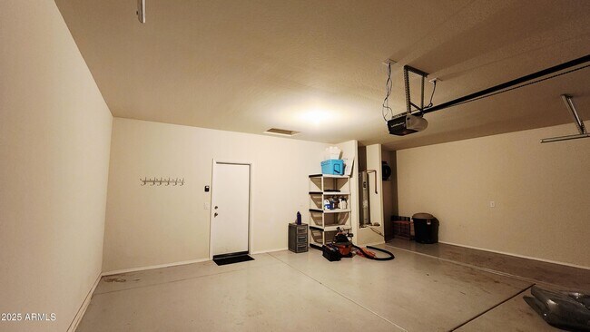 Building Photo - 236 S San Jose Ln