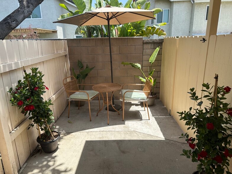 PRIVATE PATIO - 13601 Oxford Ct