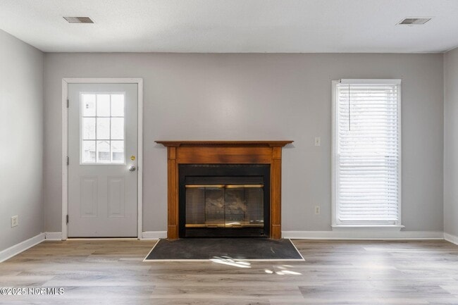 Building Photo - 1054 Pine Dr
