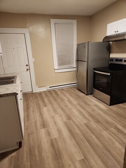 Kitchen - 1542 Dungee St