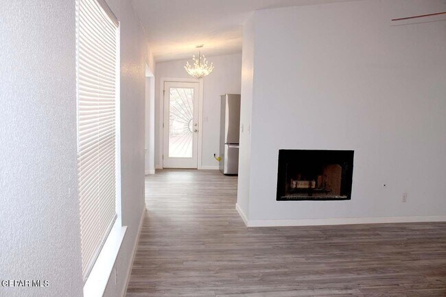 Building Photo - 7572 Plaza Taurina Dr