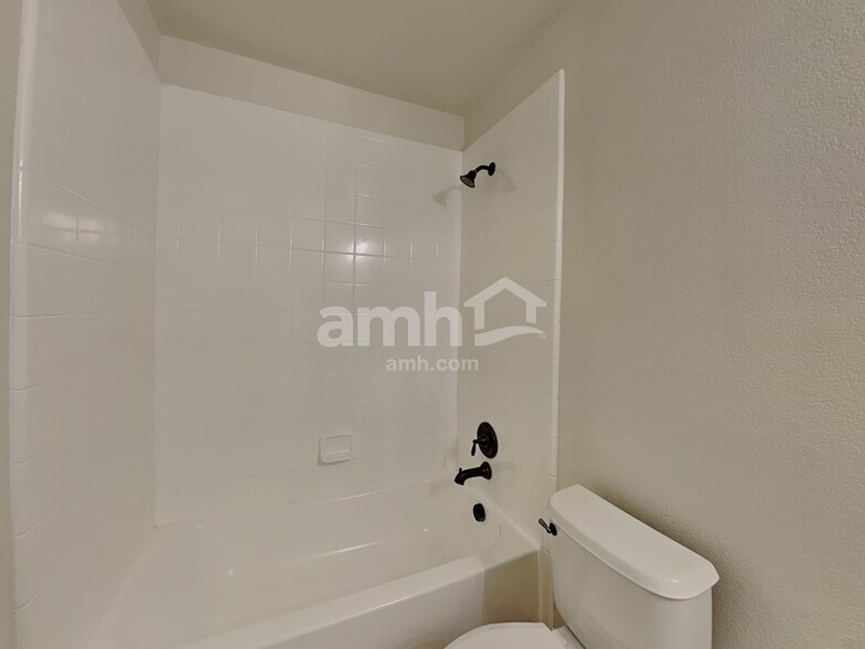 Building Photo - 6112 Fred Couples