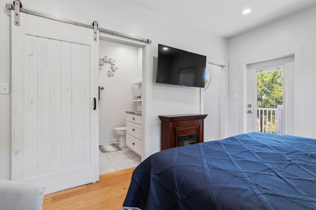 Building Photo - 111 Eleanor Ave