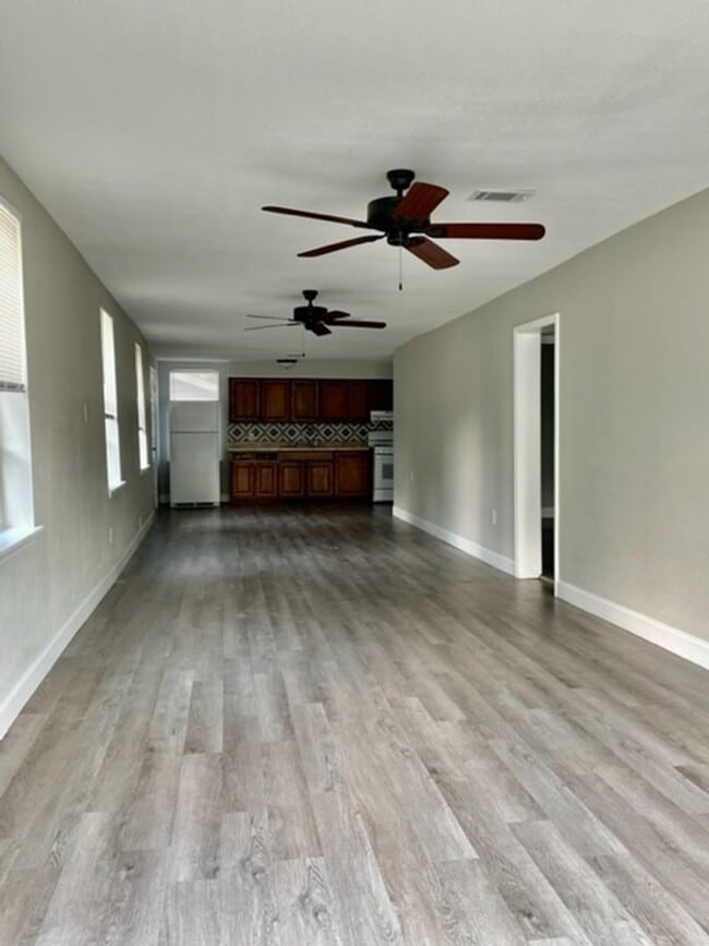 Building Photo - Gulfport 2 Bedroom