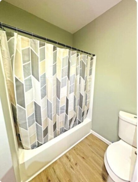 Building Photo - 1341 S Sandusky Ave