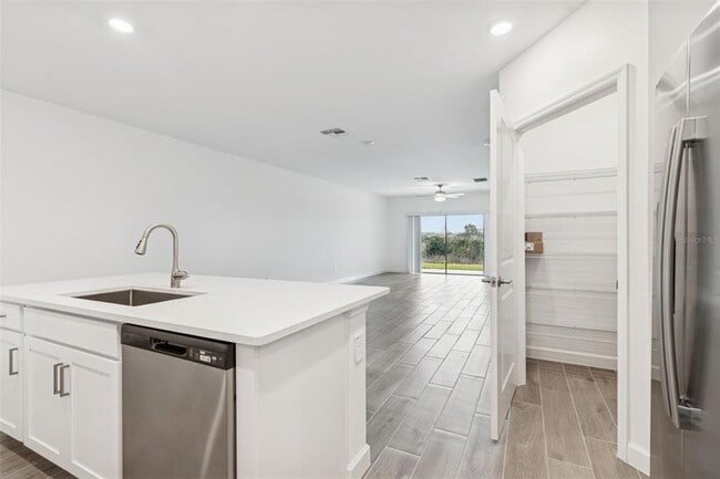 Building Photo - 31942 Folk Top St