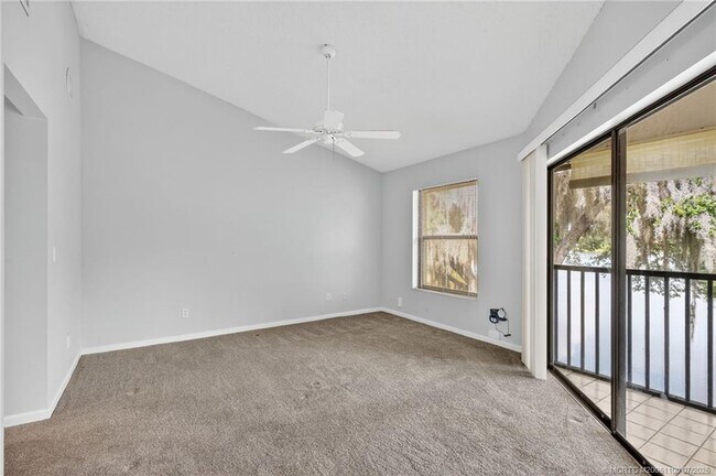 Building Photo - 6060 SE Martinique Dr