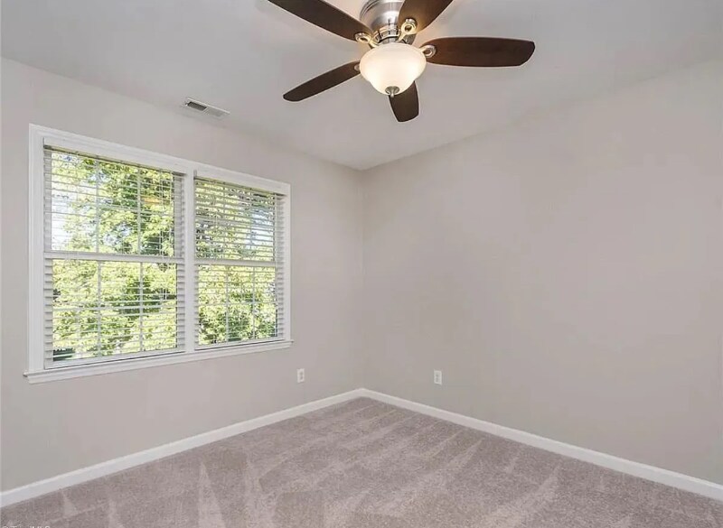 Building Photo - 824 Lockesley Ln