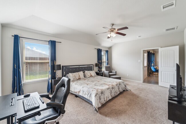 Building Photo - 6926 Ithaca Heights Ln