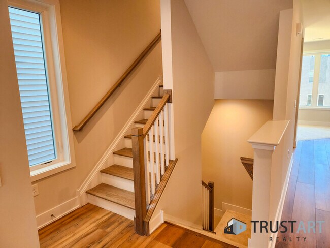 Building Photo - 3 bed/2bath condo house in Fishtown