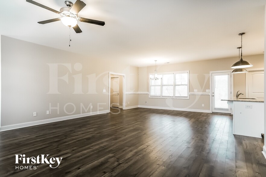 Building Photo - 113 Shallow Fls Ln