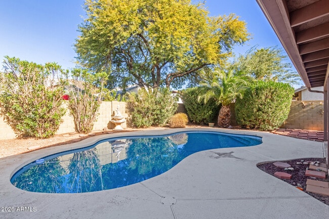 Building Photo - 4334 W Behrend Dr