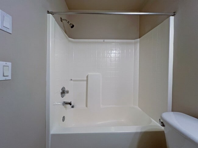 Building Photo - 3 Bedroom  2 Bath Home in Desirable Maple Valley