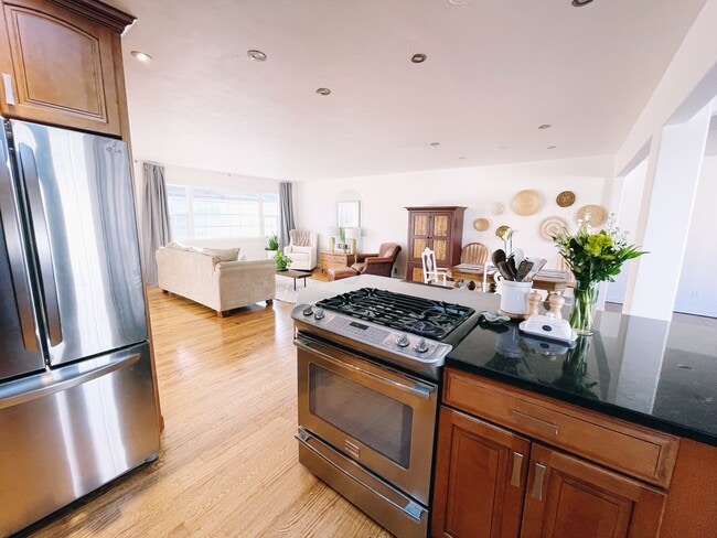 Building Photo - 132 Pierce Dr