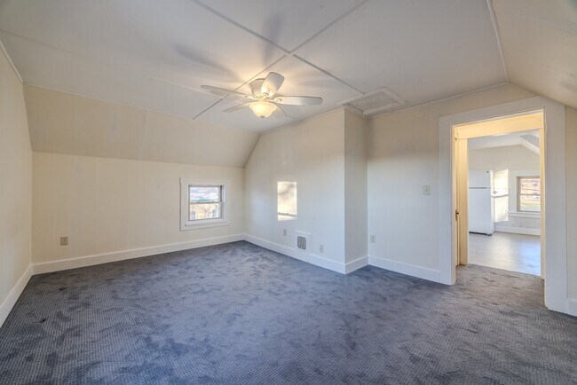 Building Photo - 354 Union Ave