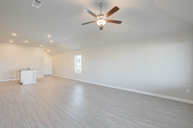Building Photo - 8154 Royal Breeze Dr