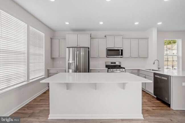 Building Photo - 30 Cardinal Wy