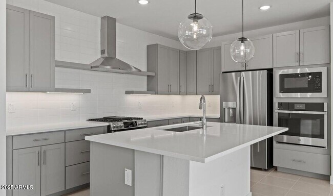 Building Photo - 8018 W Griswold Rd