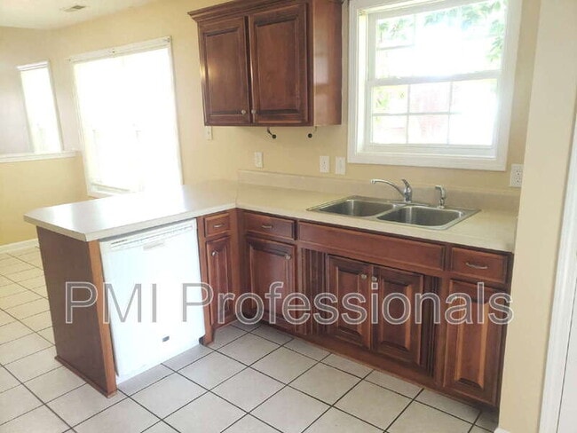 Building Photo - 6015 Boxer Pl