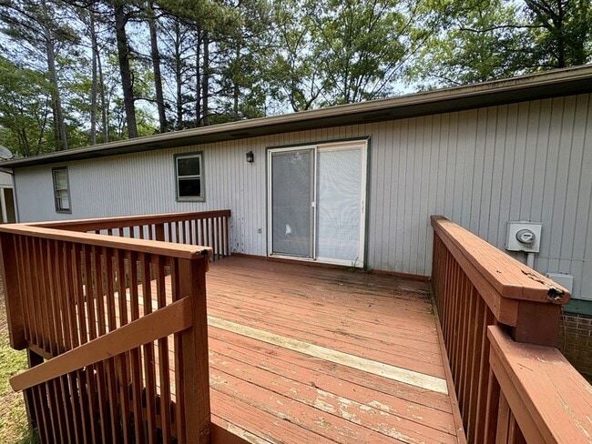 Building Photo - 127 Cedar Creek Cir