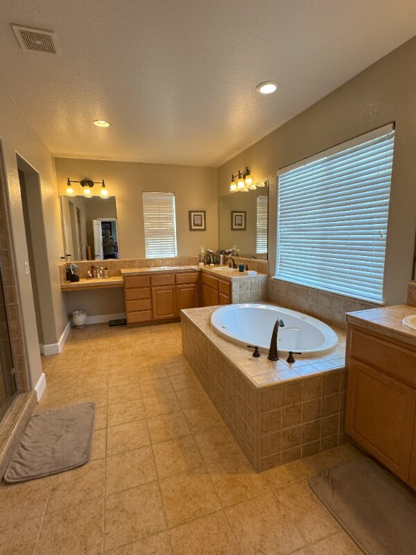 Building Photo - 2901 Embleton Ln