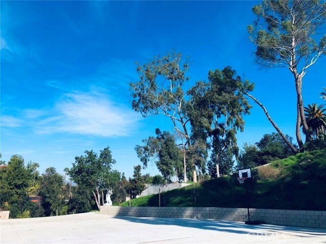 Building Photo - 1140 S Spring Meadow Dr