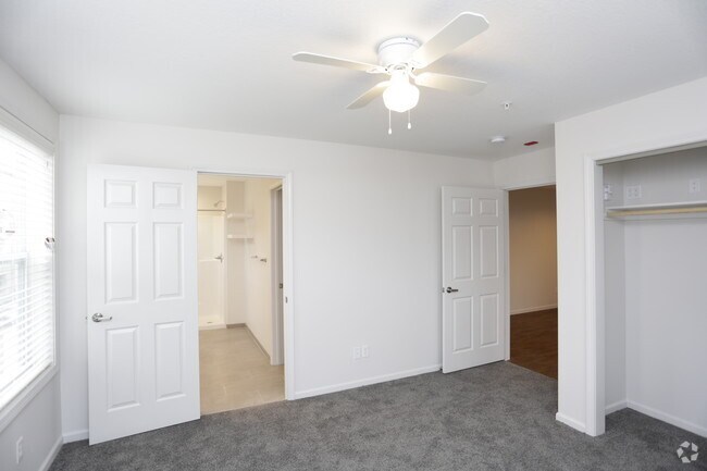 1BR, 1BA - The JC Nichols_650 SF - The Vernon on Washington