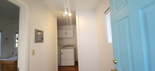 Building Photo - 403 Brady Canyon Rd