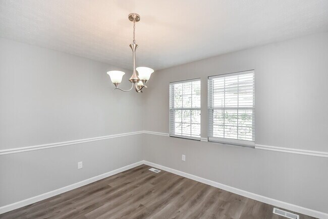 Building Photo - 5897 Brookside Dr SE