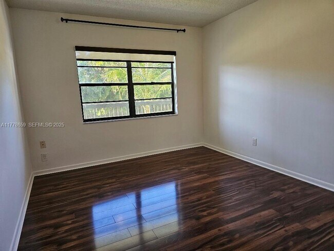 Building Photo - 1301 NE 7th St