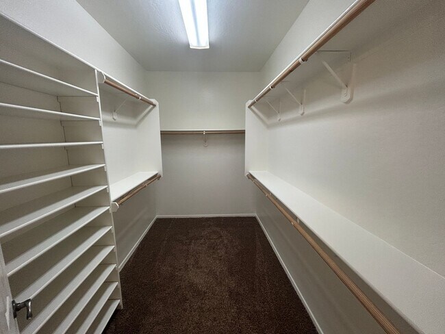 Building Photo - 16024 W Gelding Dr