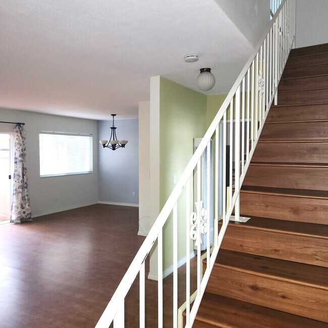 view of dining room from stairway ground floor - 138 S Bryn Mawr St