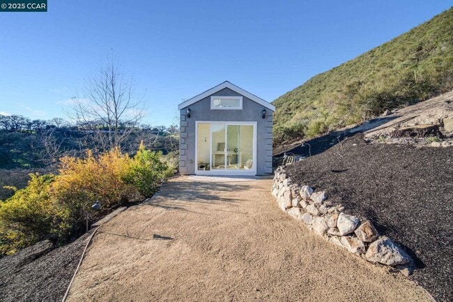 Building Photo - 2420 Diablo Lakes Ln