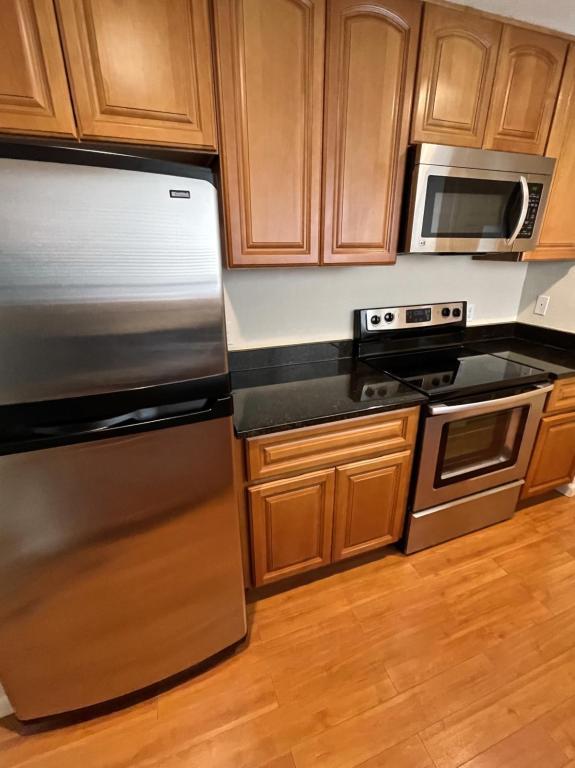 Building Photo - 1220 100th Pl NE