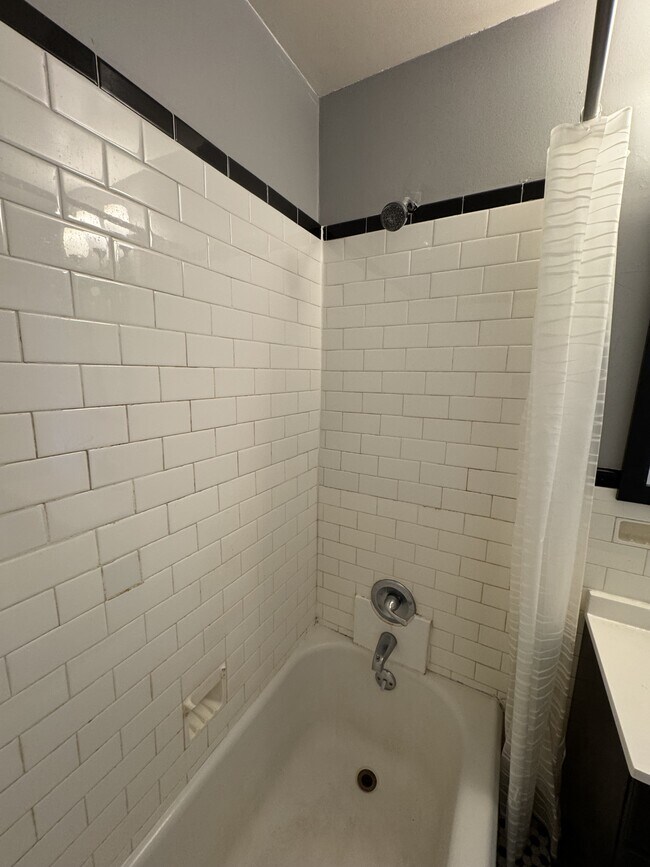 Building Photo - 310 Yeardley Ave