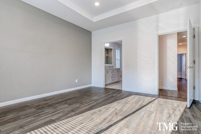 Building Photo - Single level 4 Bedroom 2 Bathroom Home in ...