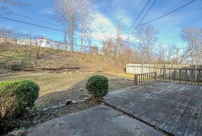 Building Photo - 3713 Woodlawn Terrace