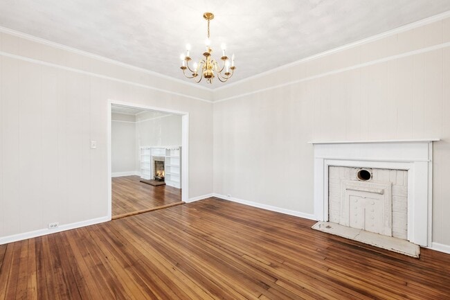 Building Photo - ELECTRICITY INCLUDED on this Renovated 2 B...