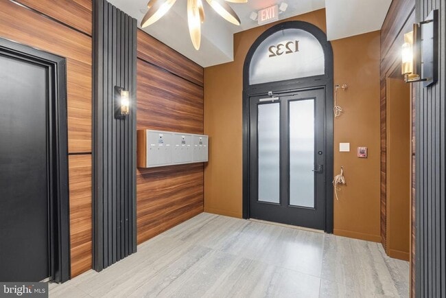 Building Photo - 203 S 13th St